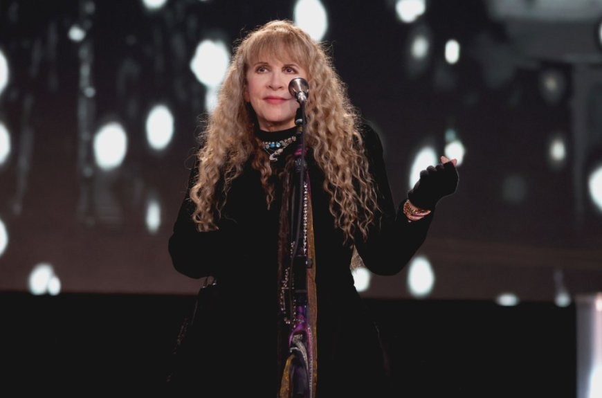 Stevie Nicks Concert Postponed ‘Due to Illness in the Band’ Just Before Showtime at Hersheypark Stadium